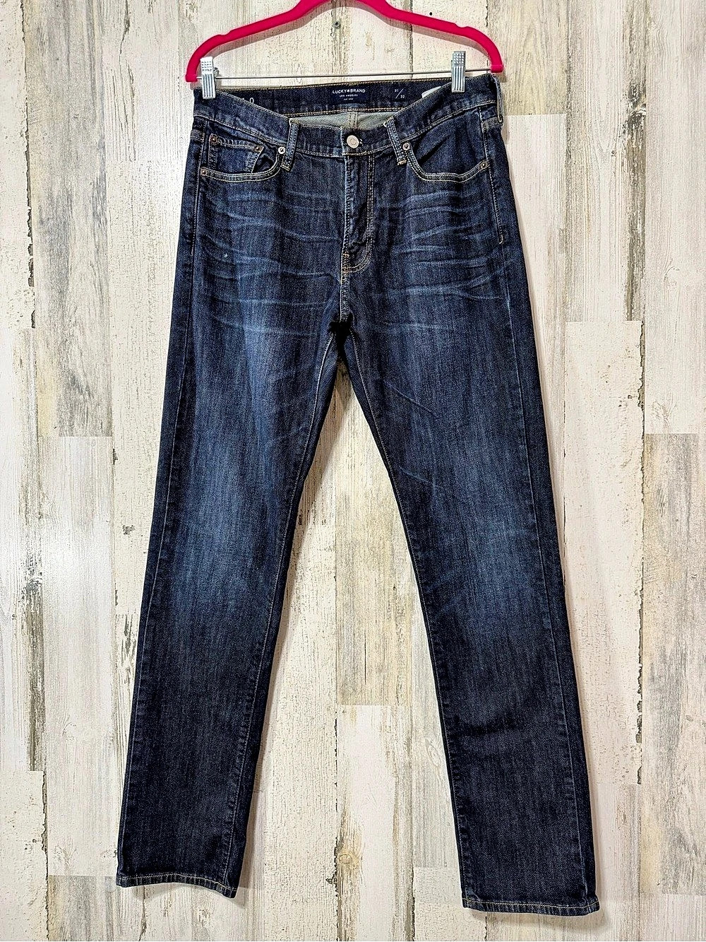 Lucky Brand 410 Athletic Straight Leg Denim Jeans in Blue Waist 31 Like New